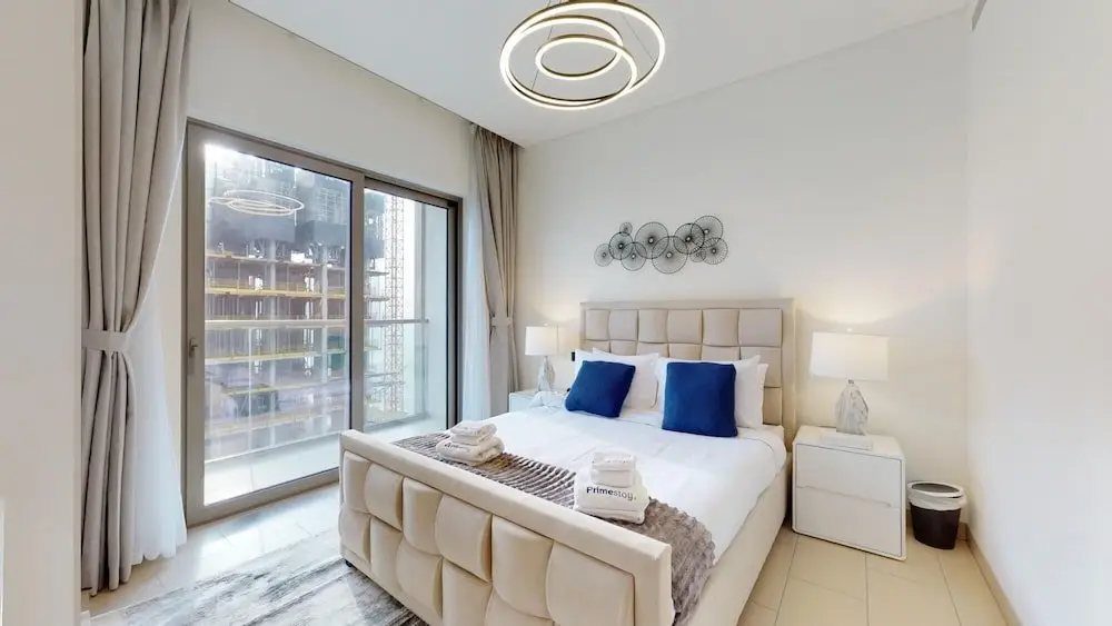 Дубай: Al Meydan Creek Vista Reserve A 2507 (No Front Desk)