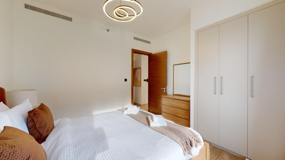 Дубай: Al Meydan Creek Vista Reserve A 2607