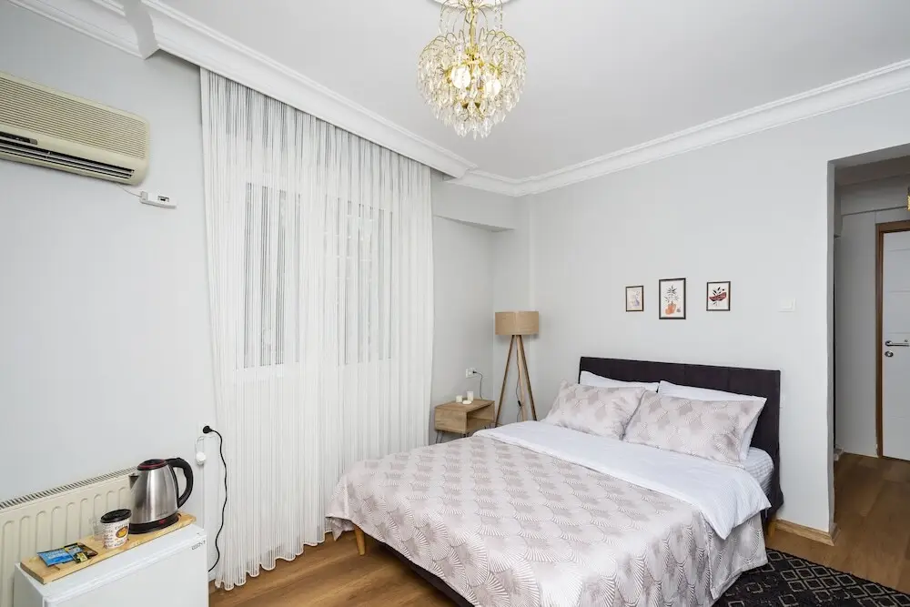 Измир: 8 Rooms House