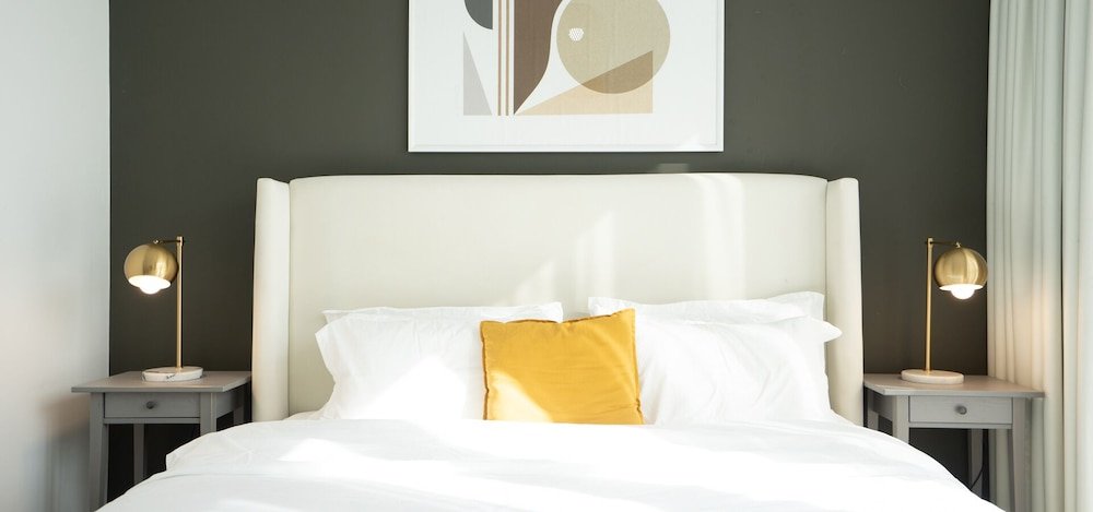 Aya - Awe-inspiring 2BR in City Walk with Balcony — фото 1
