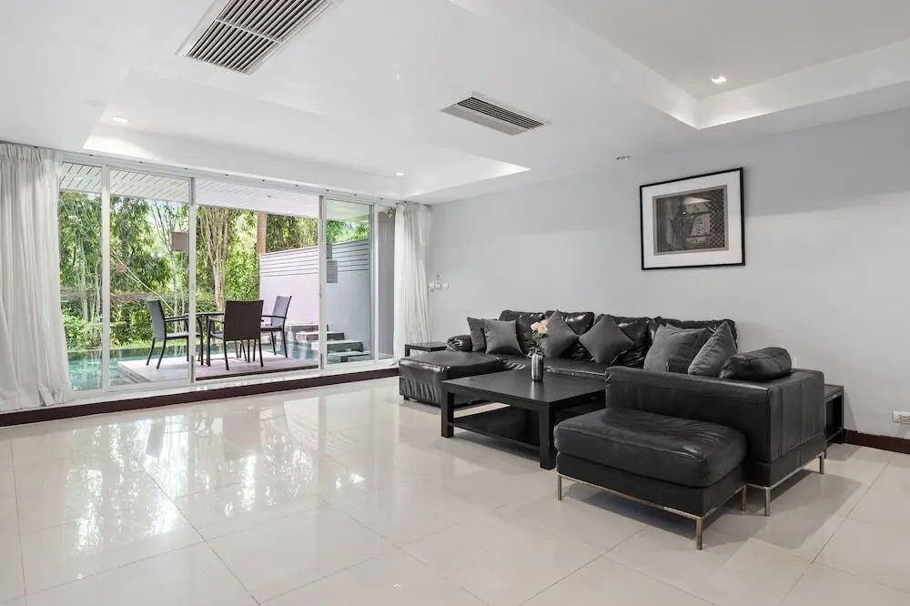 Кату: 4 bedroom pool villa. 7kms to Patong