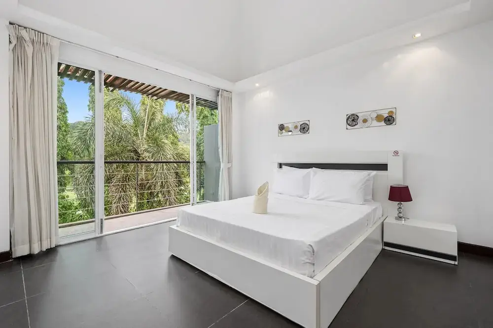Кату: 4 bedroom pool villa. 7kms to Patong