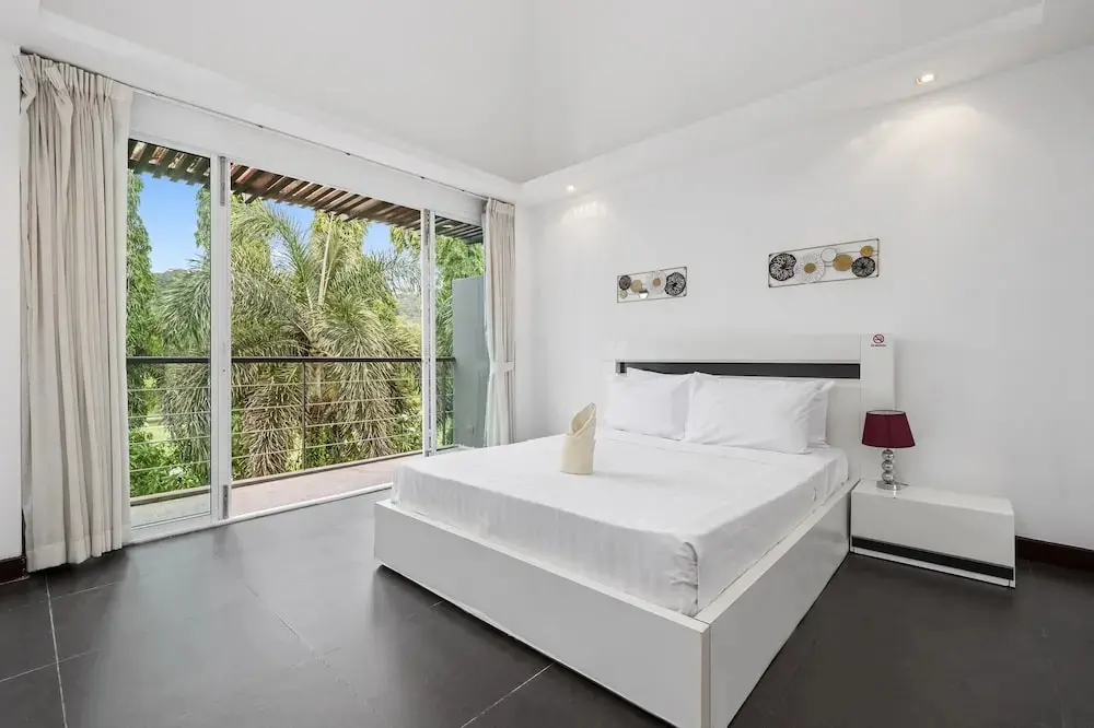 Кату: 4 bedroom pool villa. 7kms to Patong