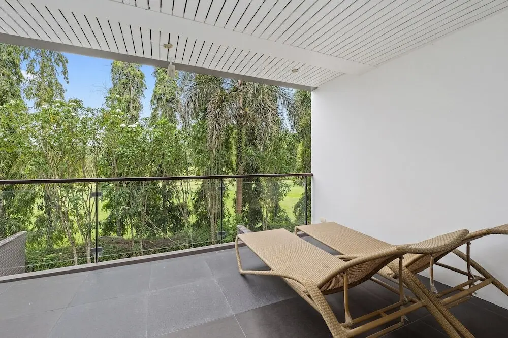 Кату: 4 bedroom pool villa. 7kms to Patong