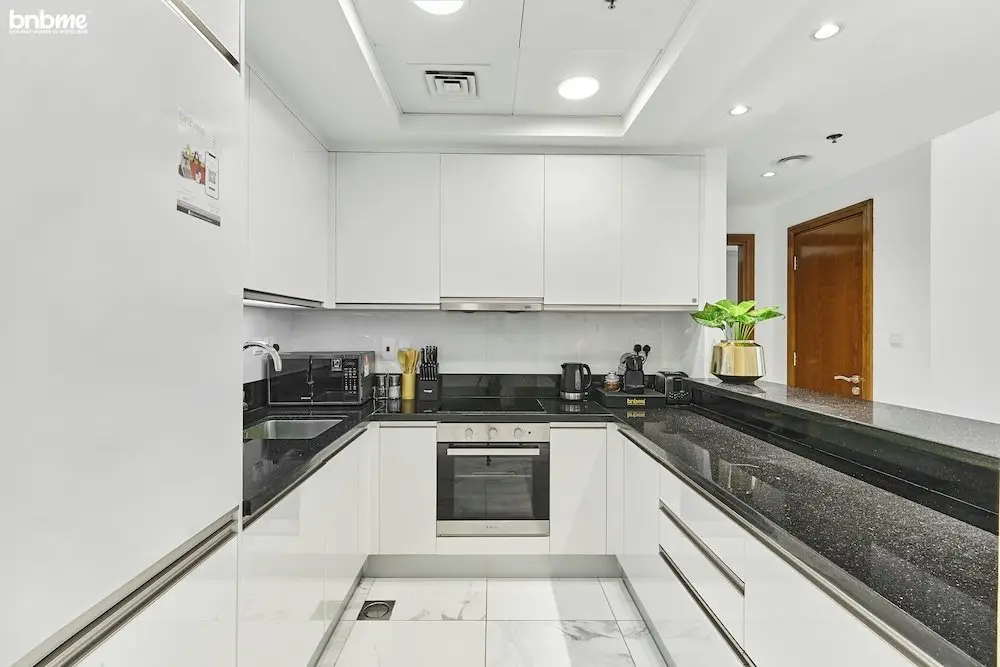 Дубай: 1B-Noora Tower-1507 by bnbme homes
