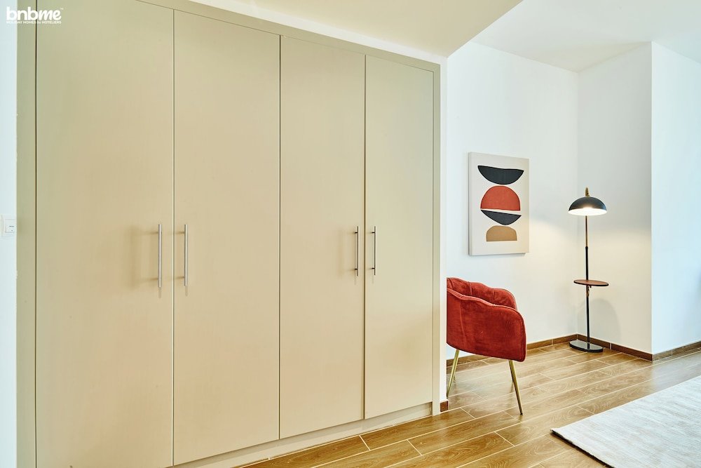 Дубай: 1B-Noora Tower-1507 by bnbme homes