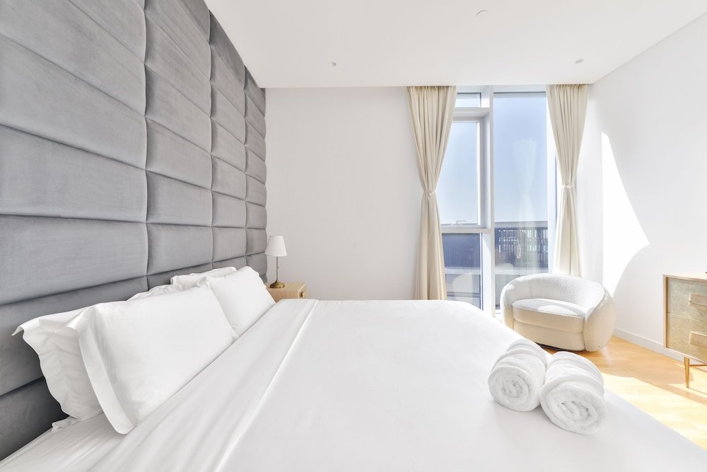 Дубай: Premium 2 plus1BR condo Bluewater Island