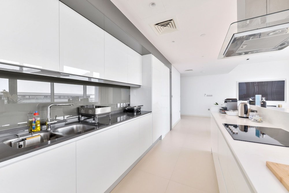 Дубай: Premium 2 plus1BR condo Bluewater Island