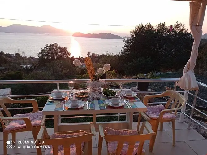 Кумлюбюк: Almira Tatil Evleri