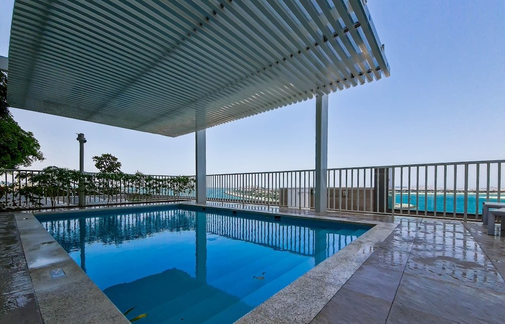 Дубай: Stylish1BR at PalmJumeirah Private Beach