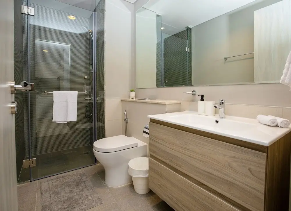 Дубай: Tanin - Exquisite 1BR Apt in Zada Tower with Canal Views