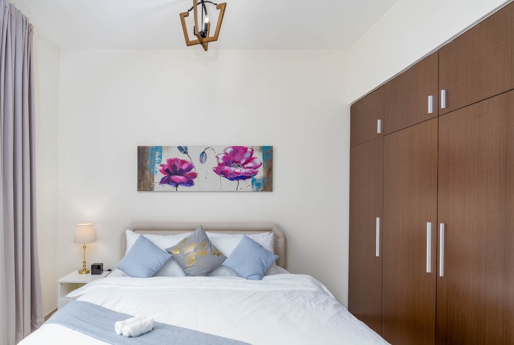 Абу-Даби: Stylish 1 Bedroom in Marina Blue