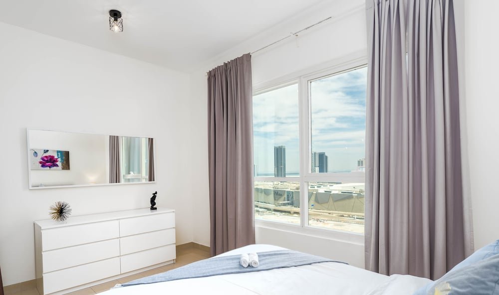 Абу-Даби: Stylish 1 Bedroom in Marina Blue