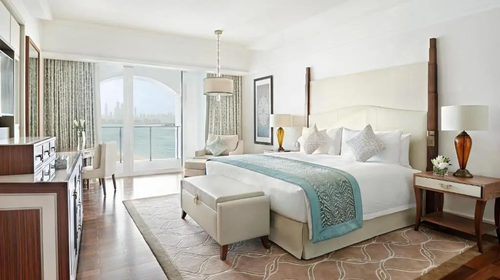 Дубай: Ultra Luxury Superior Room In Palm Jumeirah By Luxury Bookings