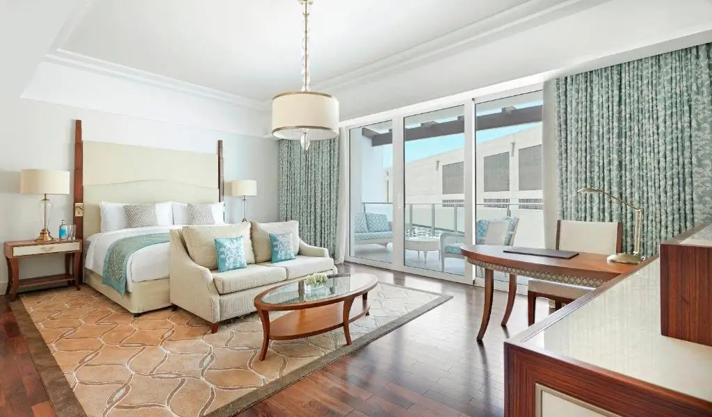 Дубай: Ultra Luxury Superior Room In Palm Jumeirah By Luxury Bookings