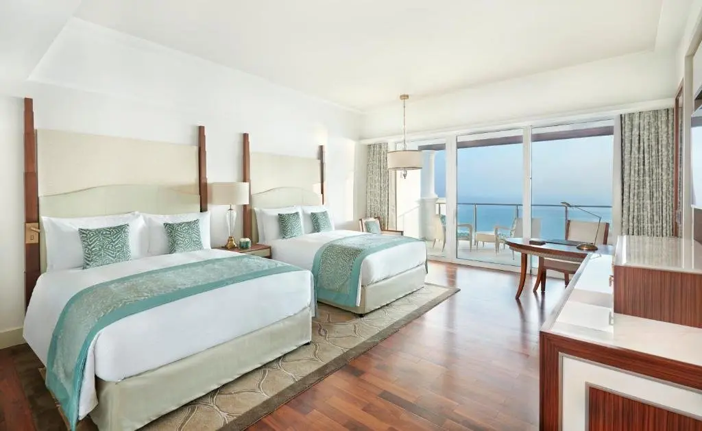 Дубай: Ultra Luxury Superior Room In Palm Jumeirah By Luxury Bookings