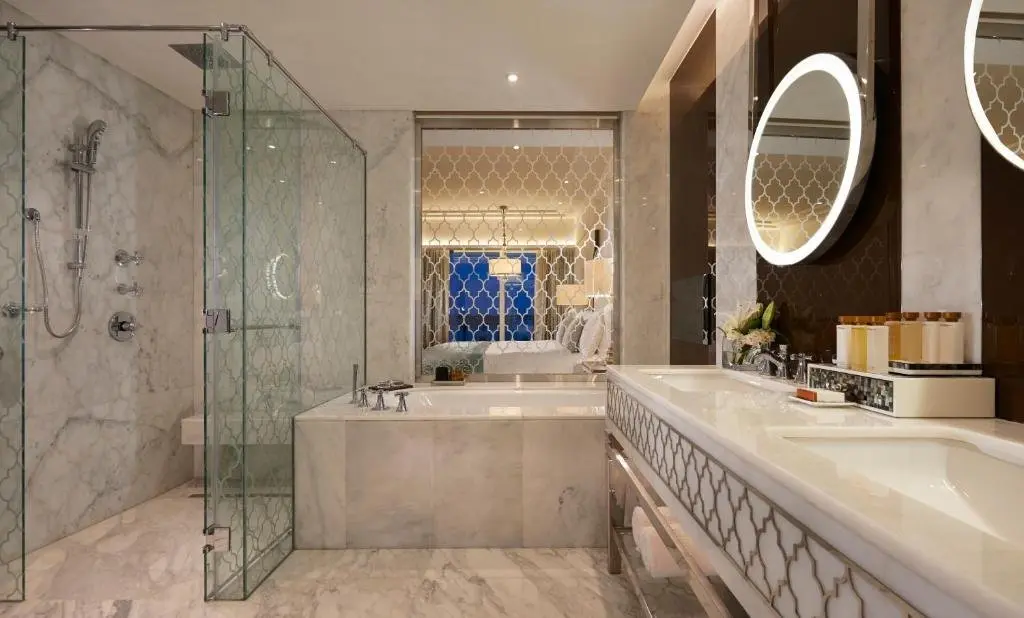 Дубай: Ultra Luxury Superior Room In Palm Jumeirah By Luxury Bookings