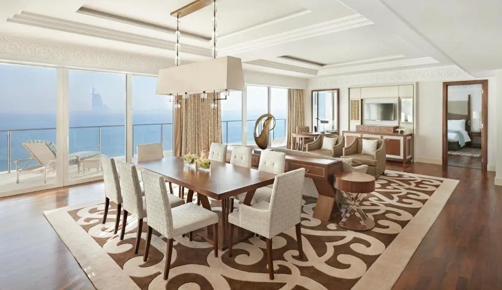 Дубай: Ultra Luxury Superior Room In Palm Jumeirah By Luxury Bookings