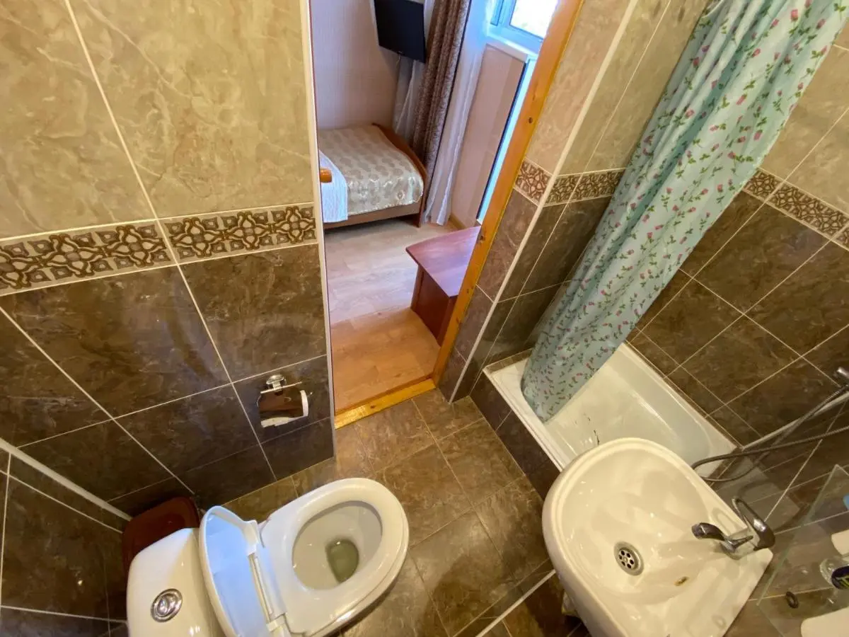 Адлер: Guest House AIS