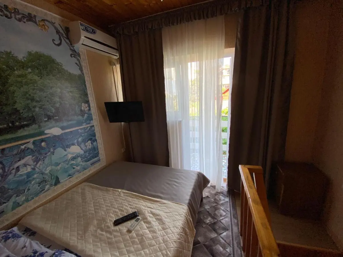 Адлер: Guest House AIS