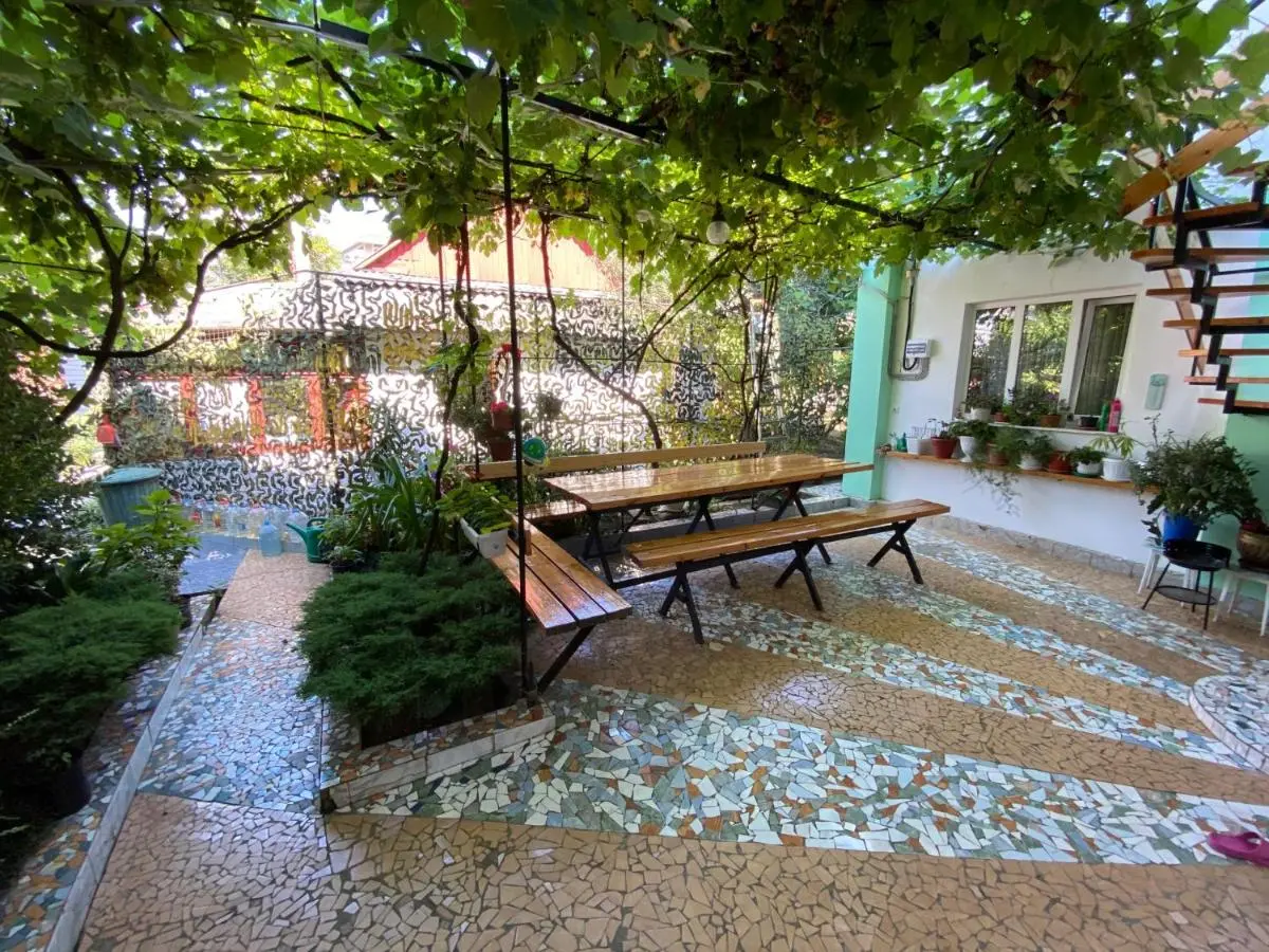 Адлер: Guest House AIS