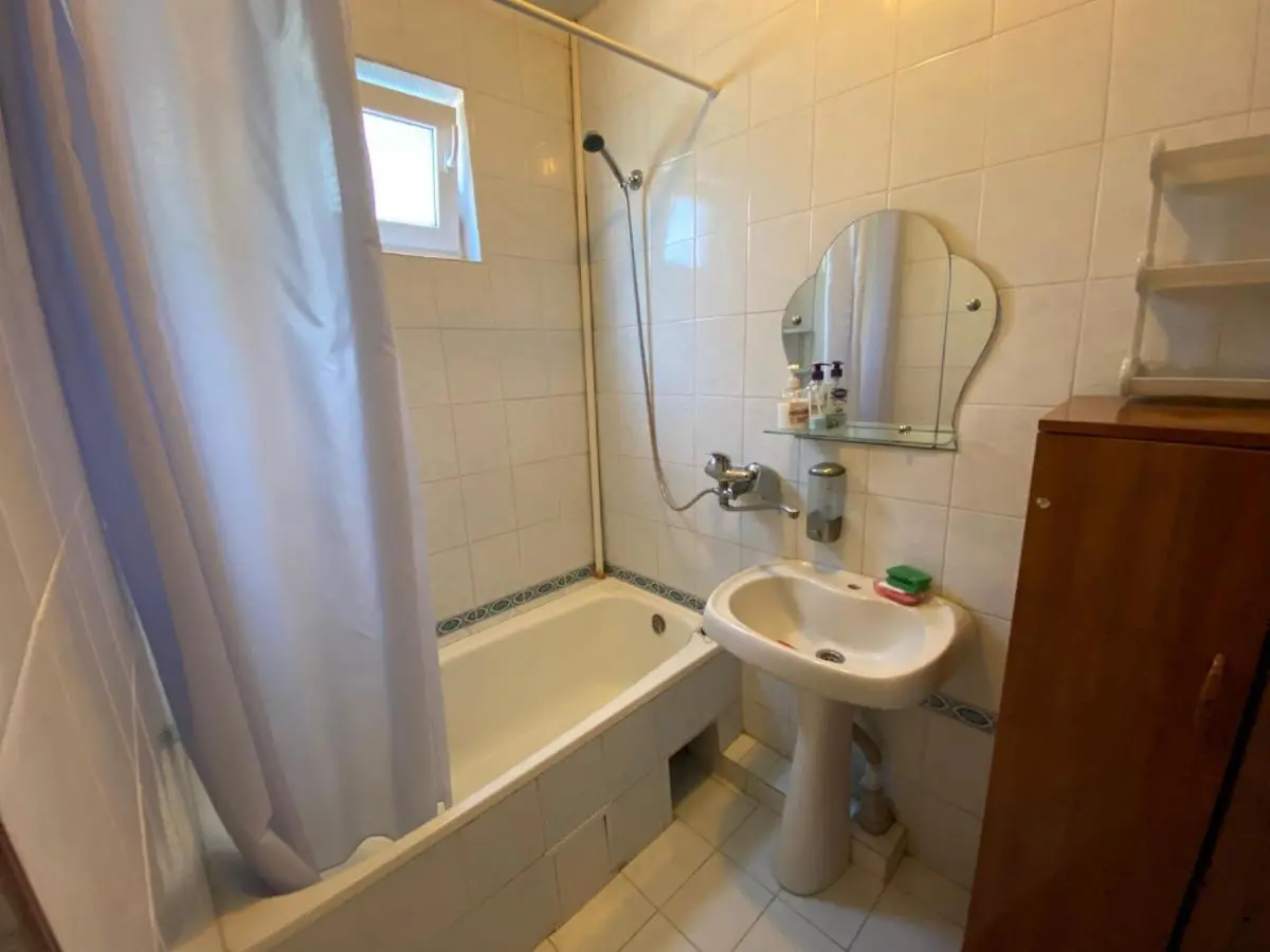 Адлер: Guest House AIS