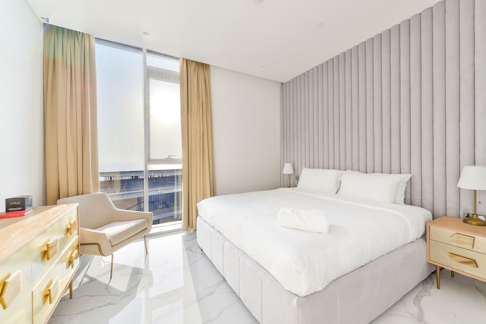 Дубай: Luxe 3BR with maids room in Bluewaters
