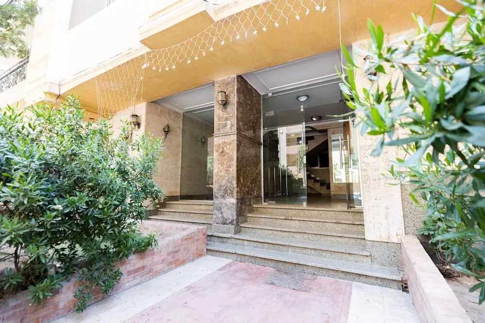 Каир: Oak Orchid Opulent 2 BR Apartment with Walk-in Closet