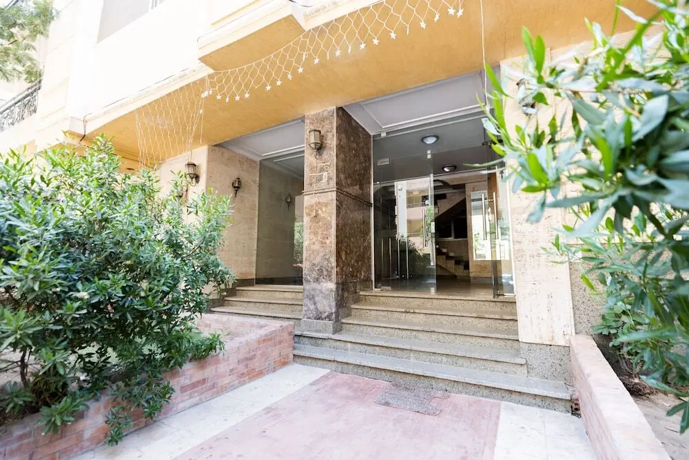 Каир: Oak Orchid Opulent 2 BR Apartment with Walk-in Closet