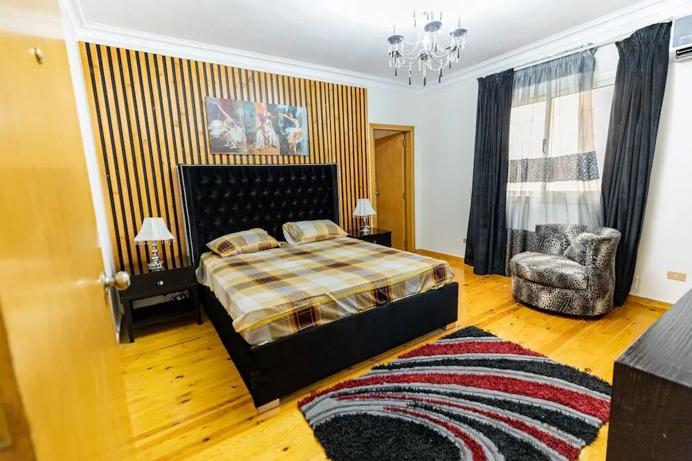 Каир: Oak Orchid Opulent 2 BR Apartment with Walk-in Closet