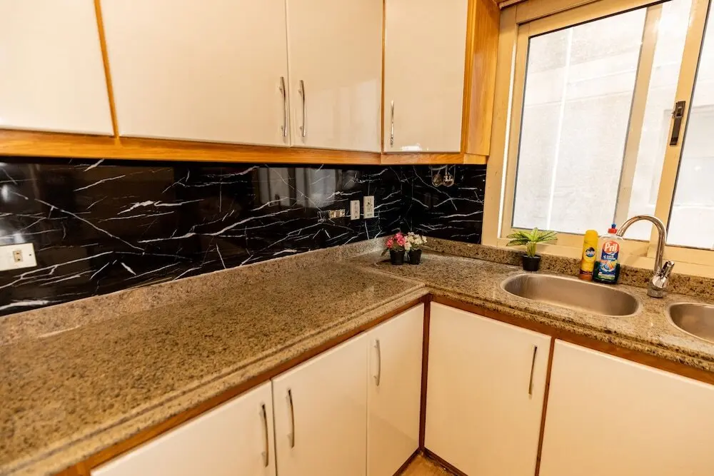 Каир: Oak Orchid Opulent 2 BR Apartment with Walk-in Closet