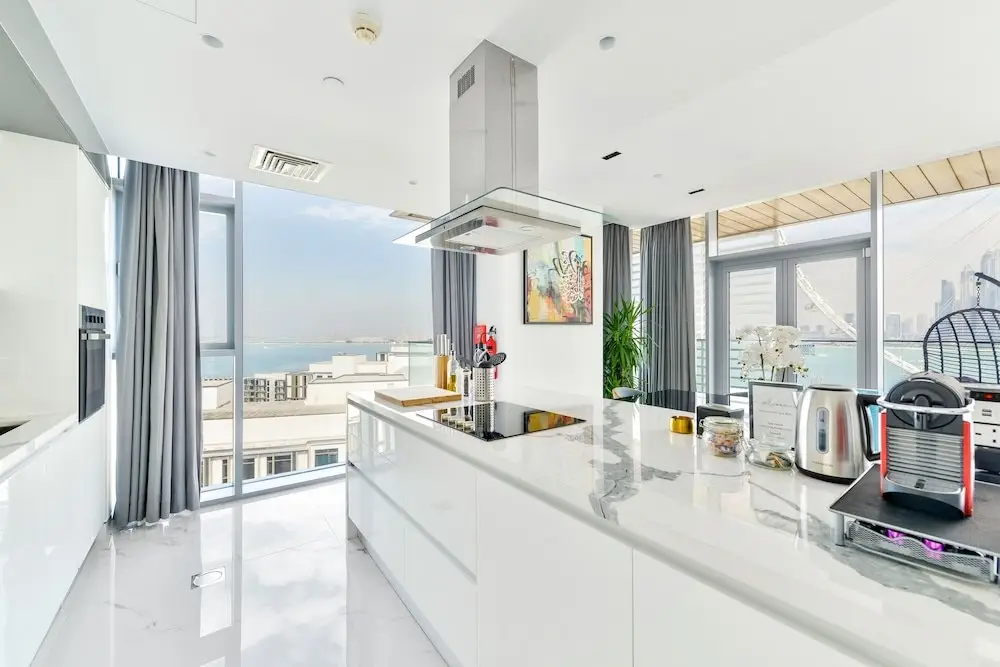 Дубай: Luxurious 3BR w maidroom in BLUEWATERS