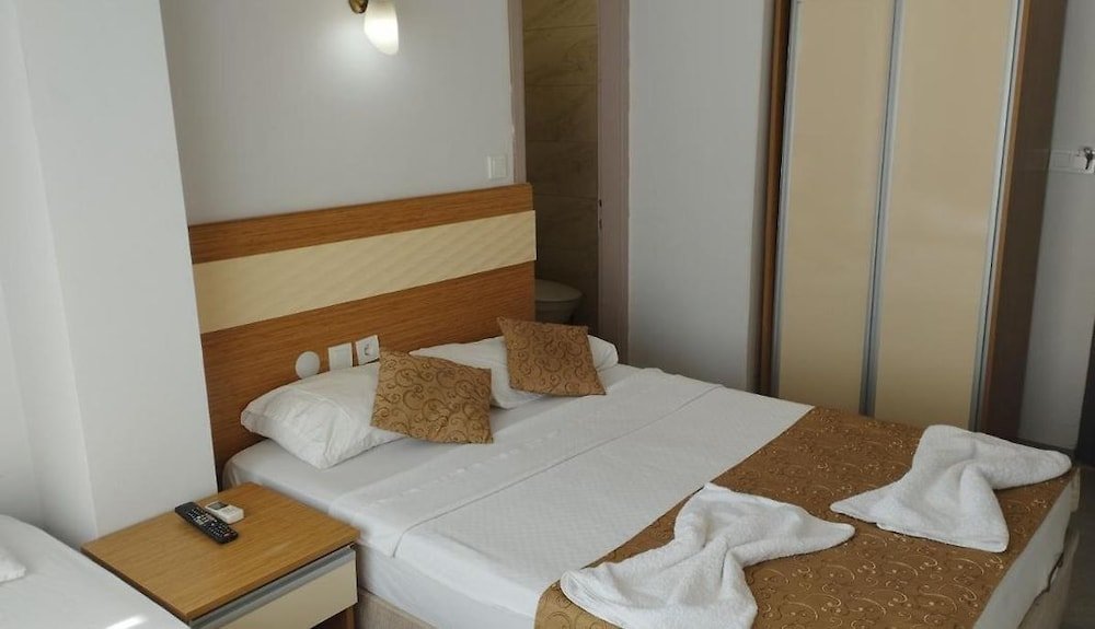 Ортака: Skani̇ Otel Dalyan