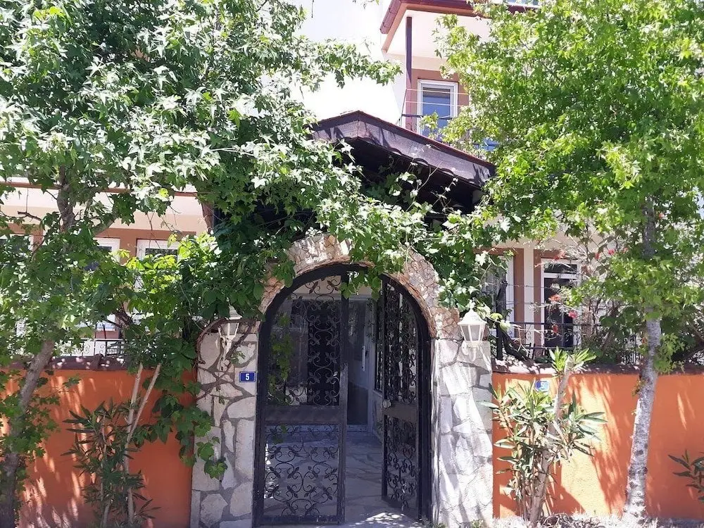 Ортака: Skani̇ Otel Dalyan