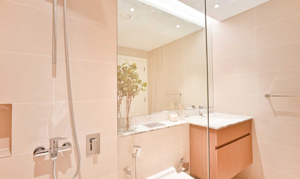Дубай: LUX Le Pont Burj Khalifa View Suite