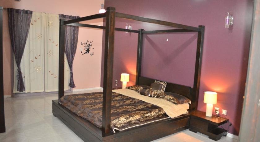 Дубай: Master Bedroom Al Nokhtha Street