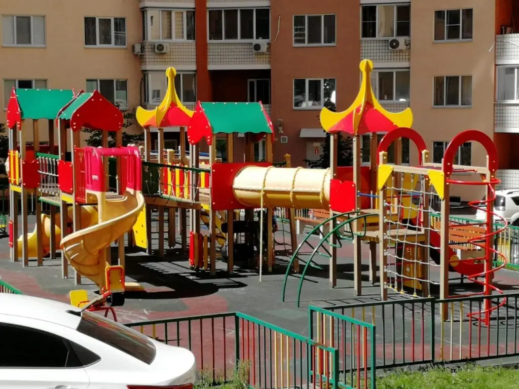 Саратов: Апартаменты на улице Лунная 30А