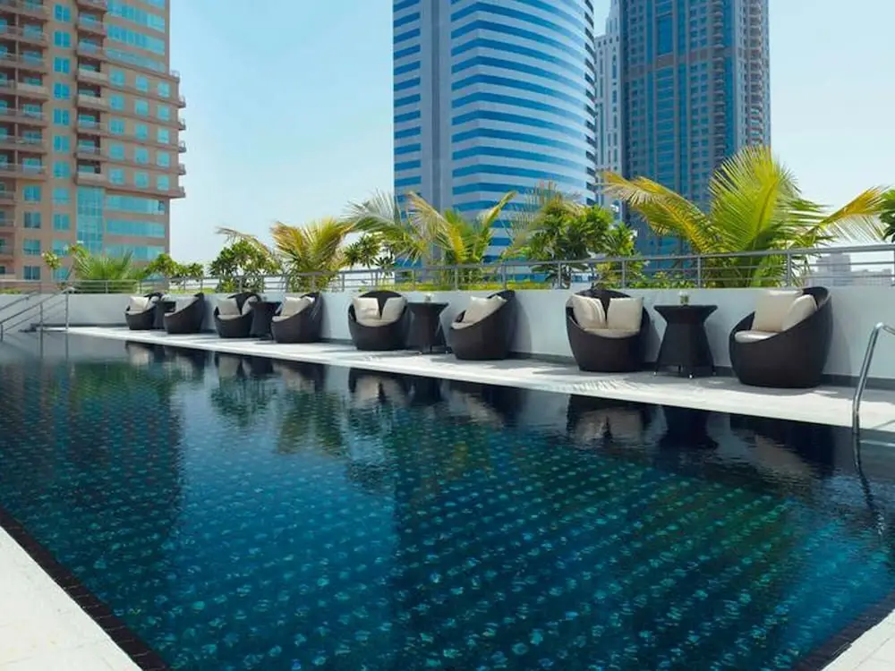 Дубай: Cosmos Living Laguna MovenPick Near Mari