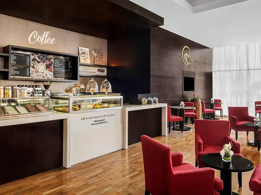 Дубай: Cosmos Living Laguna MovenPick Near Mari