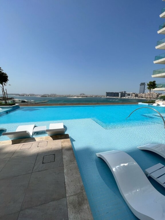 Дубай: Beach Vista Tower 2 1703