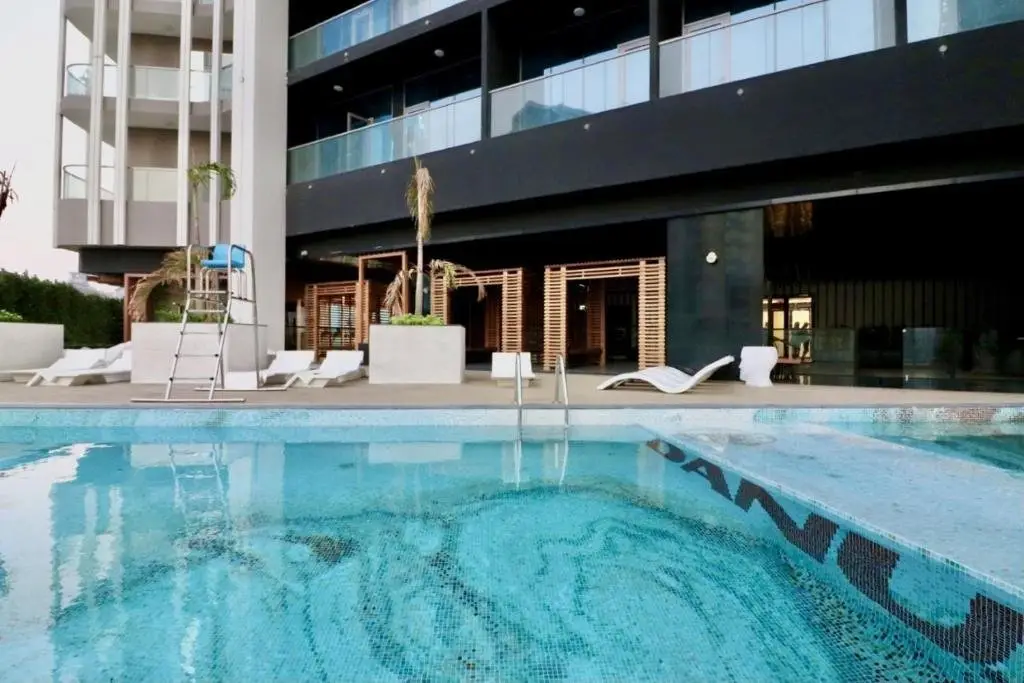 Дубай: Brand New Studio Apartment with Balcony