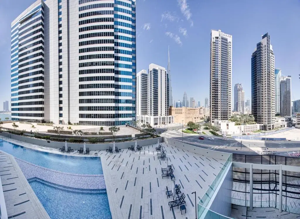 Дубай: Studio apartment with Burj Khalifa view