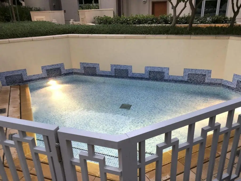 Дубай: Elite Royal Apartment - Panoramic Full Burj Khalifa, Fountain & Skyline View - ACed direct connection to Dubai Mall - Governor