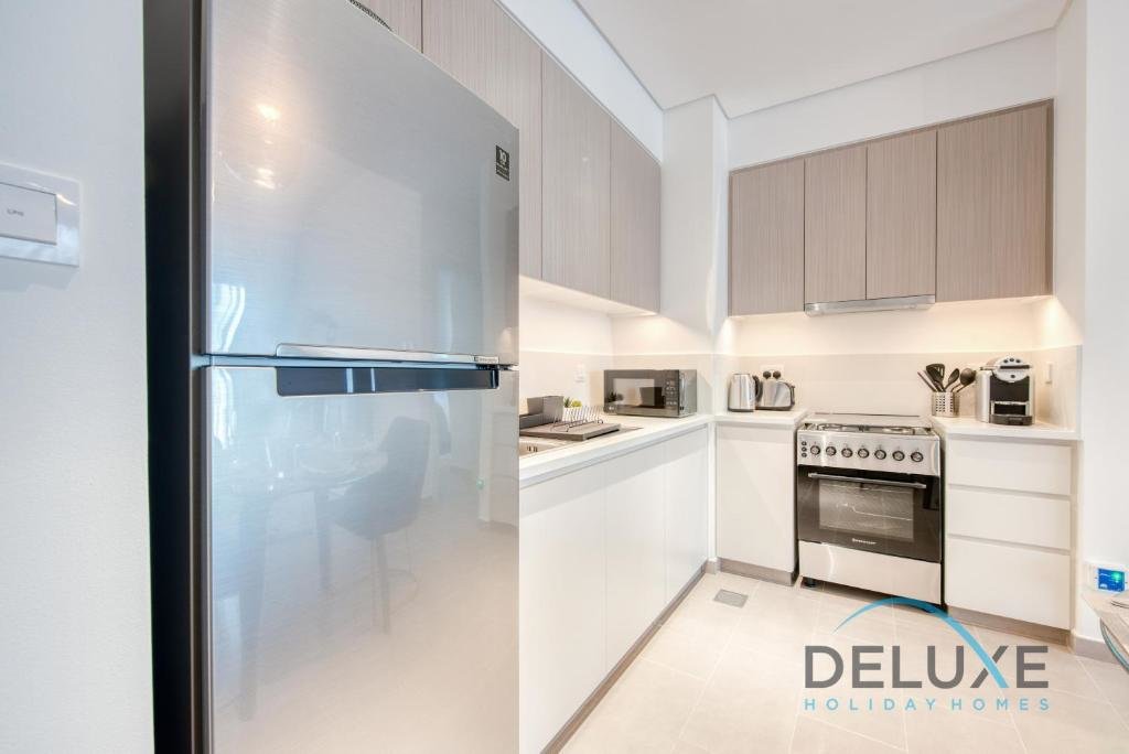 Дубай: Endearing 1BR at Park Heights II Dubai Hills by Deluxe Holiday Homes