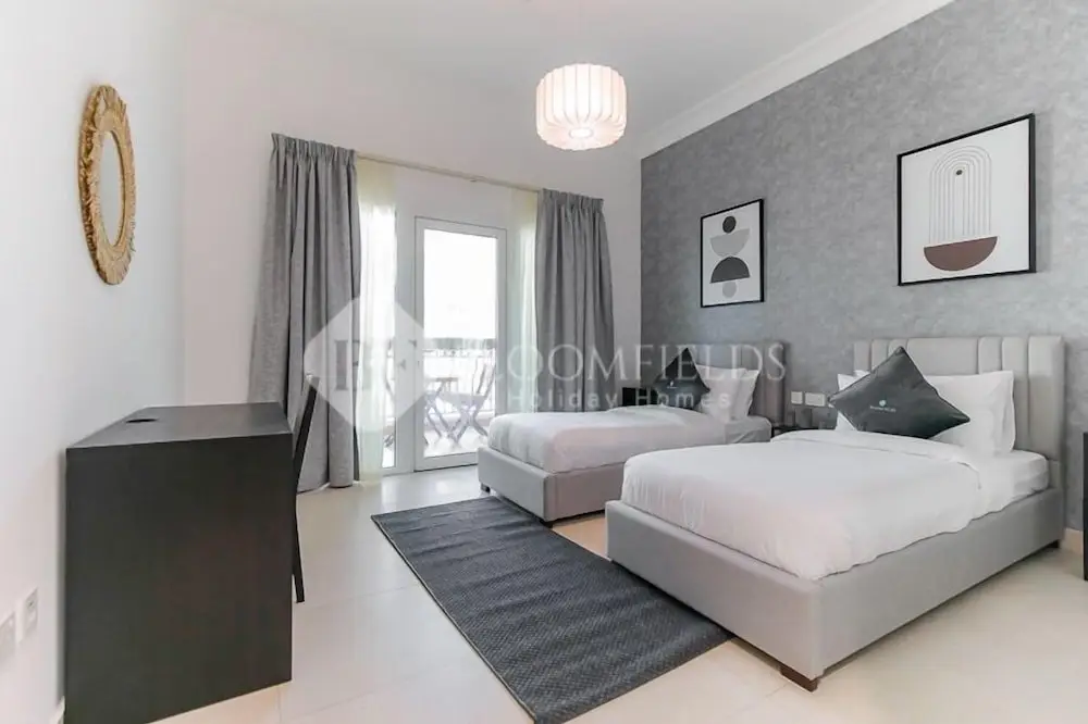 Абу-Даби: Golf course view, stylish 2BR