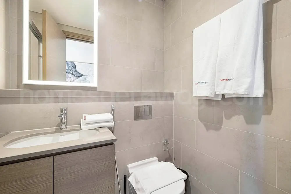 Дубай: HomesGetaway-Cozy 1BR Apt in Sobha Waves
