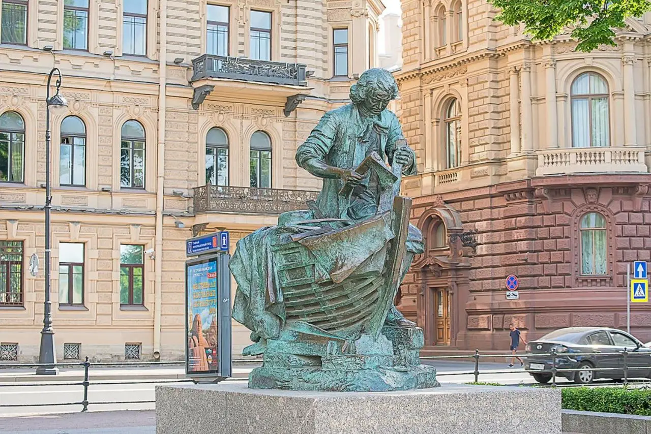 City of Rivers, Адмиралтейская наб., 10 — фото 1