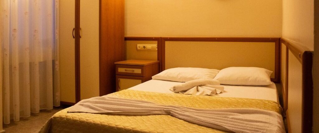Айвалык: Sarımsaklı Sahil Otel