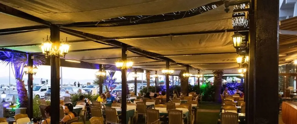 Айвалык: Sarımsaklı Sahil Otel