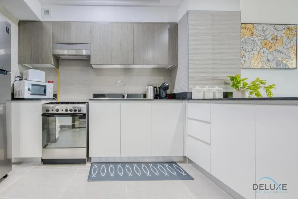 Дубай: Gleeful 1BR in Bella Rose Al Barsha South by Deluxe Holiday Homes